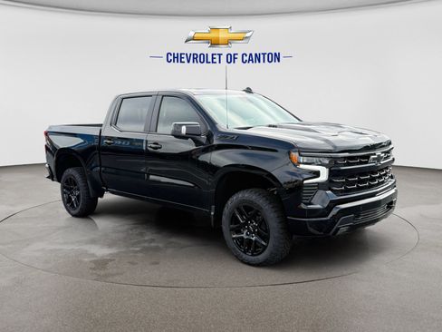Used 2026 Chevrolet Silverado 1500 LT Trail Boss w/ LT Trail Boss Premium Package AWD/4WD image 3