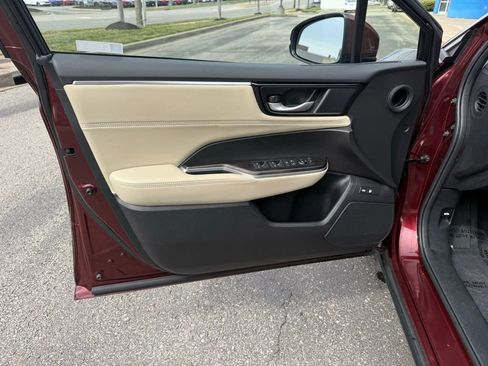 Certified 2021 Honda Clarity Plug-In Hybrid image 16