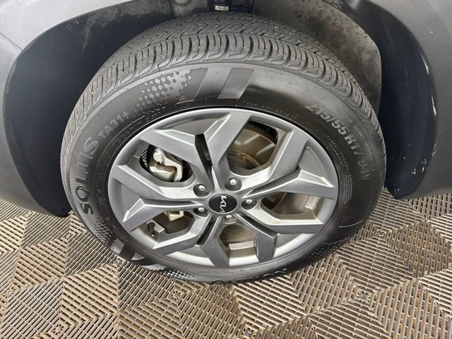 Certified 2026 Kia Seltos LX AWD/4WD image 28