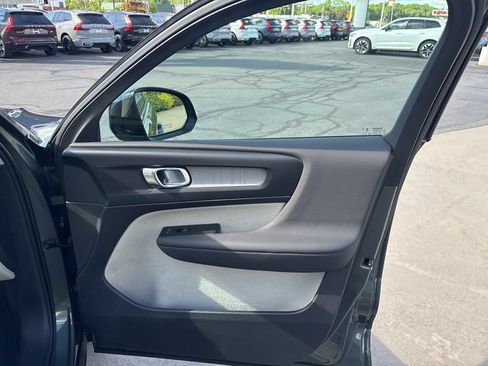 Certified 2026 Volvo XC40 B5 Plus AWD/4WD image 34