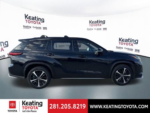 Certified 2022 Toyota Highlander XSE image 2