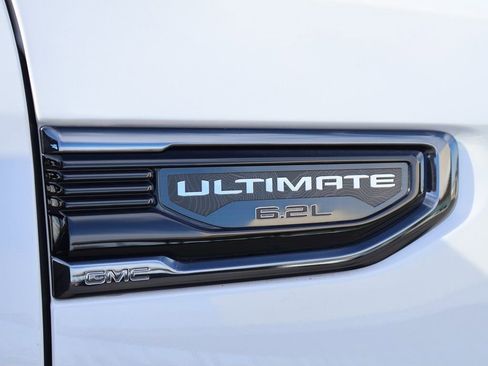 Used 2024 GMC Sierra 1500 Denali Ultimate image 10