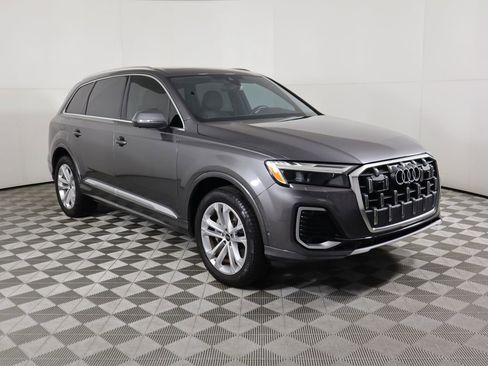 Certified 2025 Audi Q7 2.0T Premium image 3