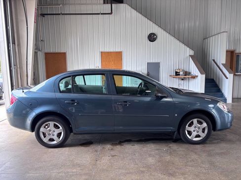 Used 2007 Chevrolet Cobalt LS w/ Protection Package FWD image 2