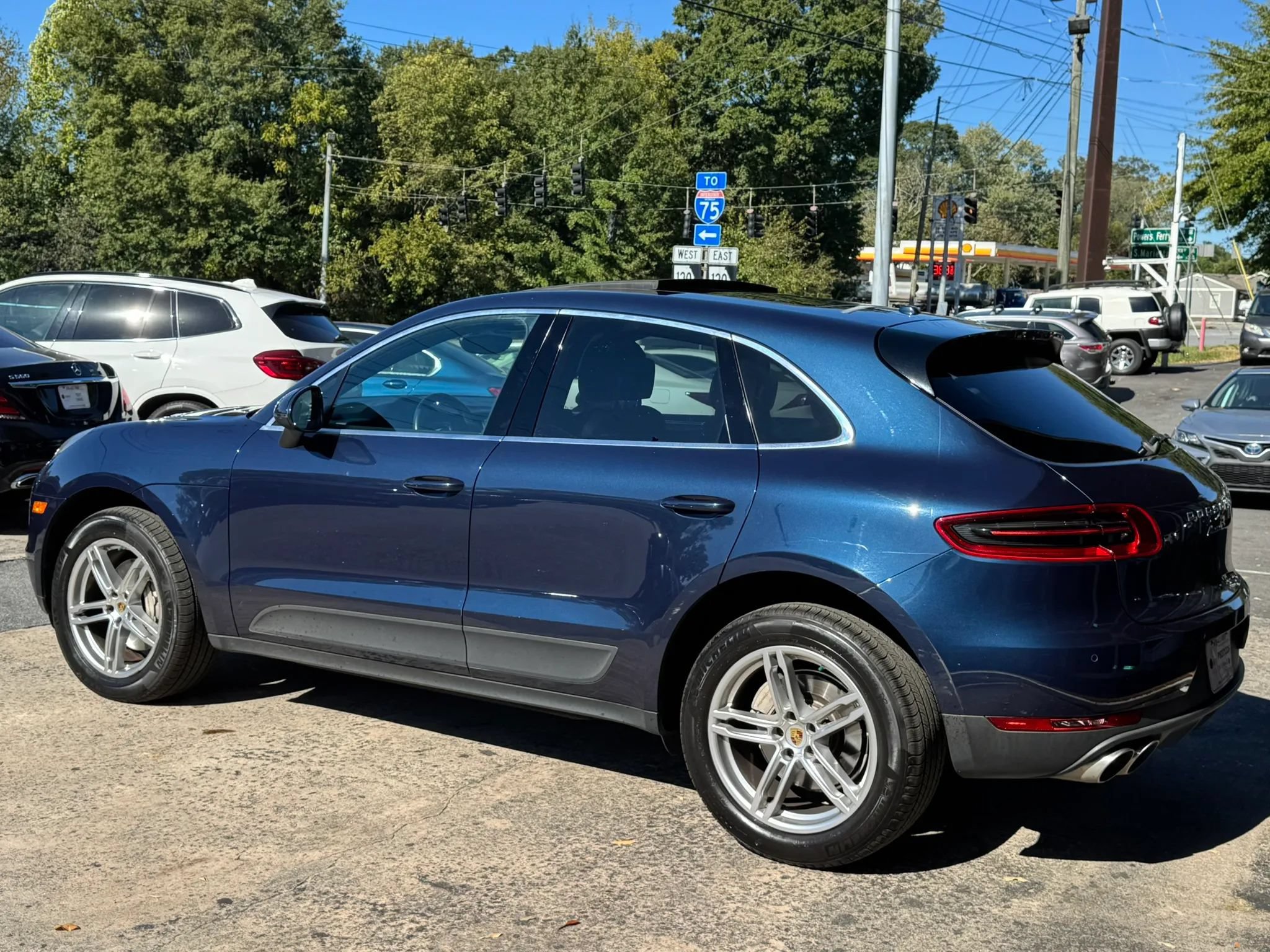 Used 2016 Porsche Macan S w/ Infotainment Package AWD/4WD image 6