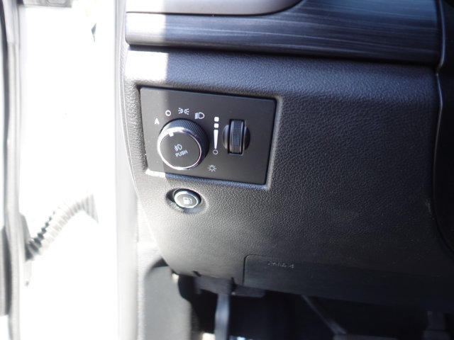 Used 2019 Jeep Grand Cherokee Altitude AWD/4WD image 16