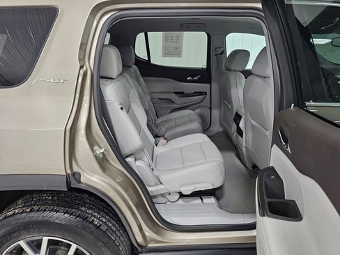 Used 2023 GMC Acadia SLT FWD image 19