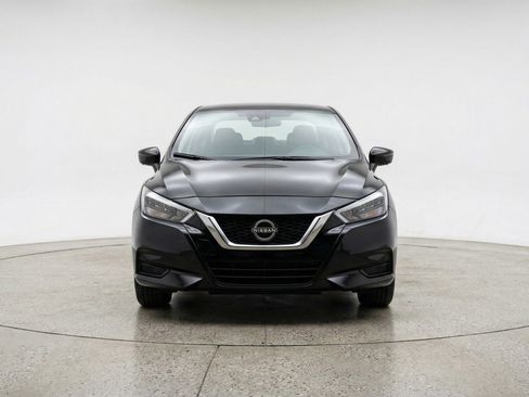 Used 2025 Nissan Versa SV image 2