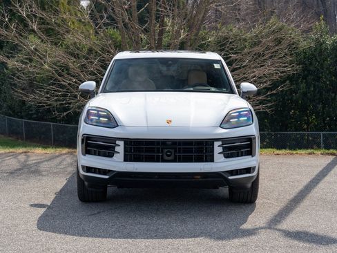 Certified 2025 Porsche Cayenne S w/ Premium Package Plus image 10