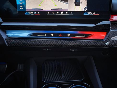 Used 2026 BMW M5 Touring image 27