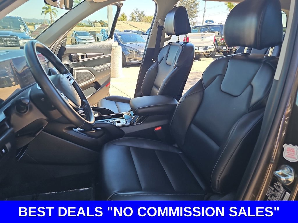 Used 2025 Kia Telluride S FWD image 15