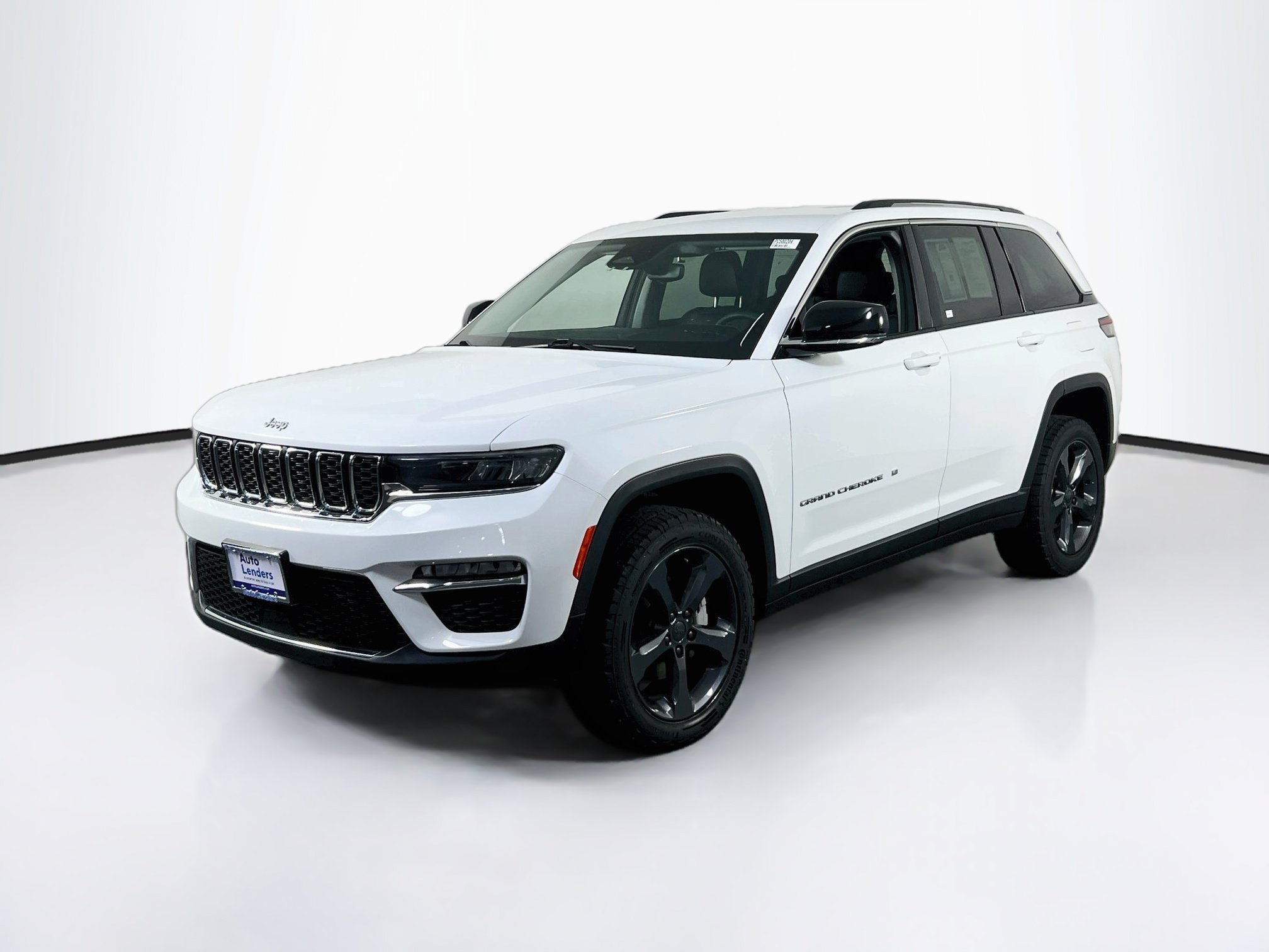 Used 2023 Jeep Grand Cherokee Limited AWD/4WD image 1