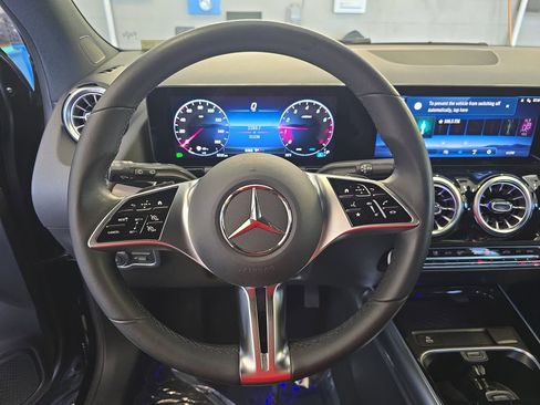 Certified 2025 Mercedes-Benz GLA 250 image 19