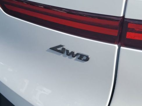 Used 2025 Genesis GV70 2.5T AWD/4WD image 7