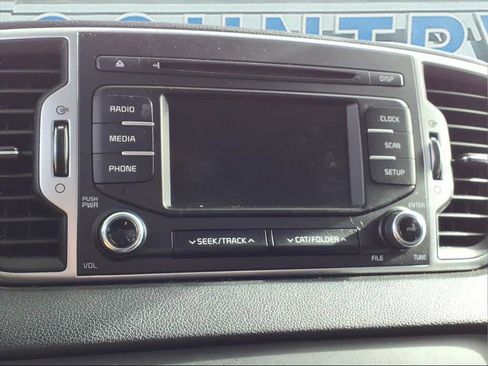 Used 2019 Kia Sportage LX image 13