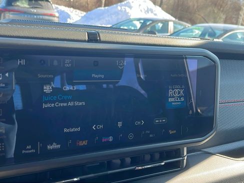 Used 2024 Jeep Wrangler Unlimited Rubicon image 13