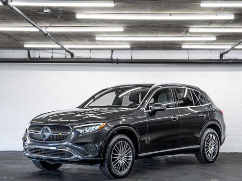 Used 2023 Mercedes-Benz GLC 300 image 1