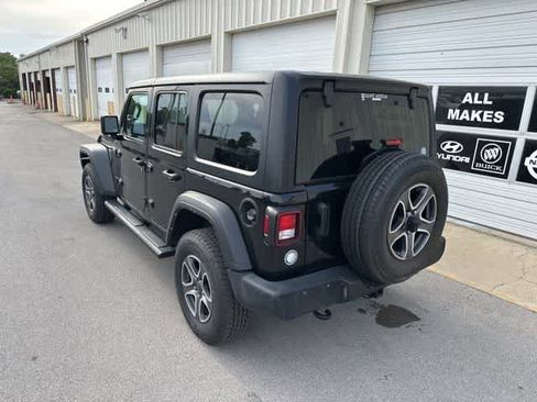 Used 2022 Jeep Wrangler Unlimited Sport AWD/4WD image 13