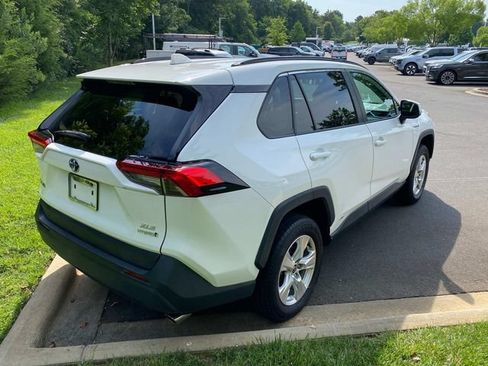 Used 2021 Toyota RAV4 XLE w/ XLE Grade Weather Package AWD/4WD image 31