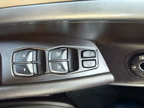 Used 2017 Hyundai Santa Fe Sport image 25