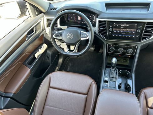 Used 2023 Volkswagen Atlas SE w/ Panoramic Sunroof Package FWD image 13