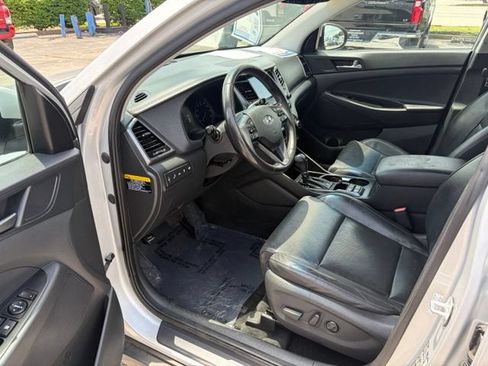 Used 2016 Hyundai Tucson Limited w/ Option Group 03 FWD image 13