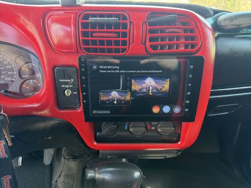 Used 2002 Chevrolet S10 Pickup LS w/ LS Preferred Equipment Group image 9