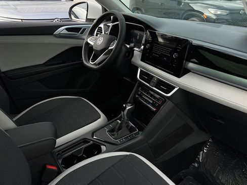 New 2025 Volkswagen Taos SE image 9