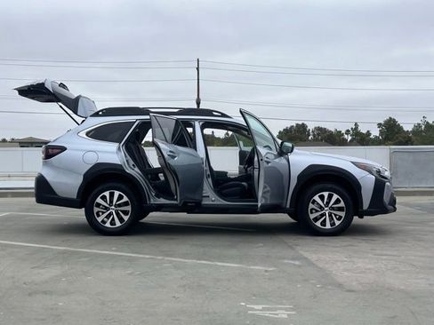 Certified 2025 Subaru Outback Premium AWD/4WD image 30