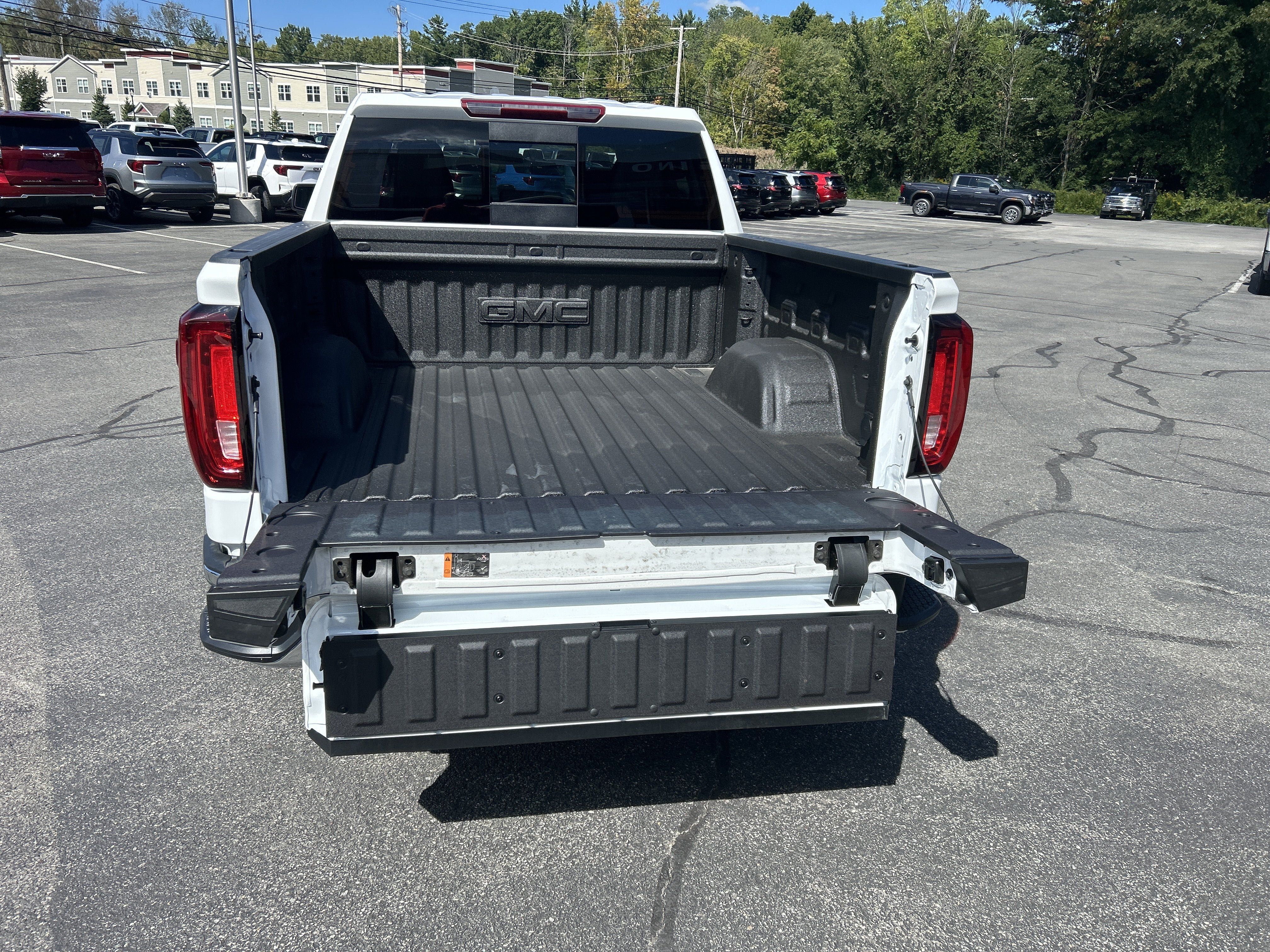 New 2026 GMC Sierra 1500 SLT w/ SLT Premium Plus Package AWD/4WD image 13