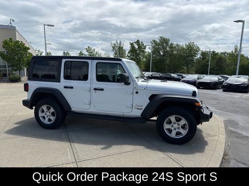 Used 2018 Jeep Wrangler Unlimited Sport S AWD/4WD image 3