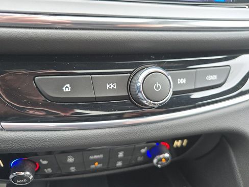 Used 2022 Buick Enclave Avenir w/ Avenir Technology Package image 29