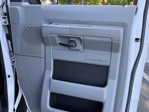 Used 2012 Ford E-350 and Econoline 350 XLT RWD image 19