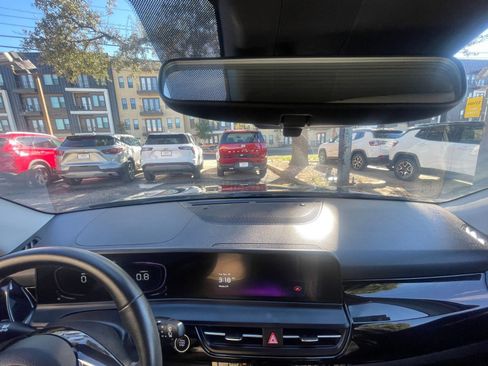 Used 2025 Kia Seltos S image 27