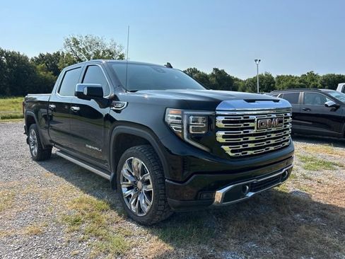 Used 2023 GMC Sierra 1500 Denali w/ Denali Reserve Package AWD/4WD image 1