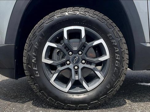 Used 2025 Chevrolet Equinox ACTIV FWD image 16