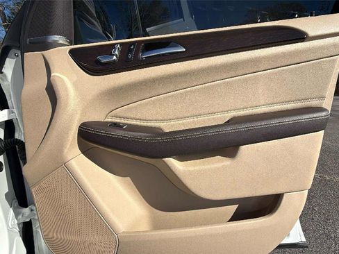 Used 2018 Mercedes-Benz GLE 350 4MATIC image 25