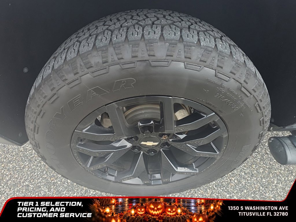 Used 2022 Chevrolet Suburban Z71 w/ Luxury Package AWD/4WD image 11