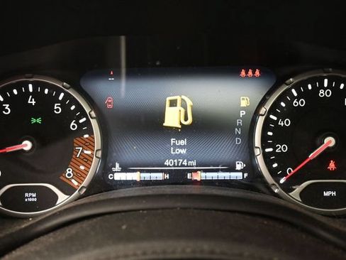 Used 2019 Jeep Renegade Limited w/ Quick Order Package 22P AWD/4WD image 12