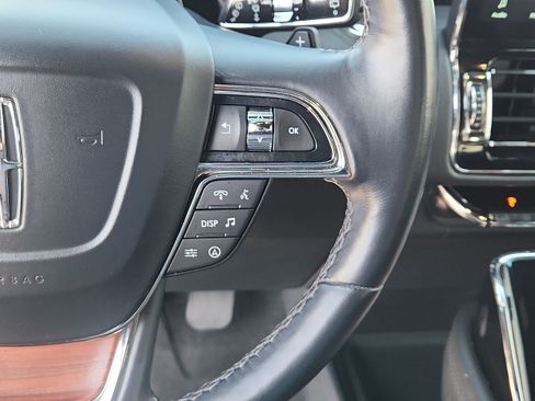 Used 2024 Lincoln Navigator Premiere AWD/4WD image 18