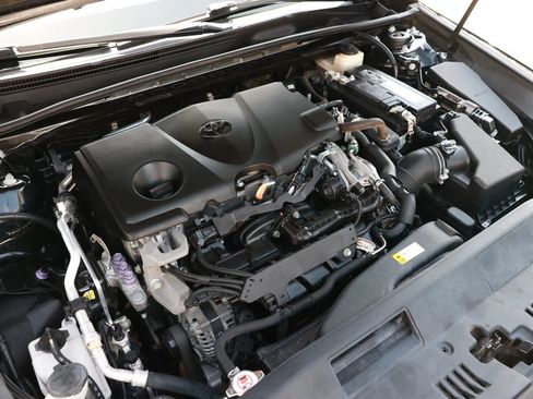 Used 2018 Toyota Camry XSE FWD image 47