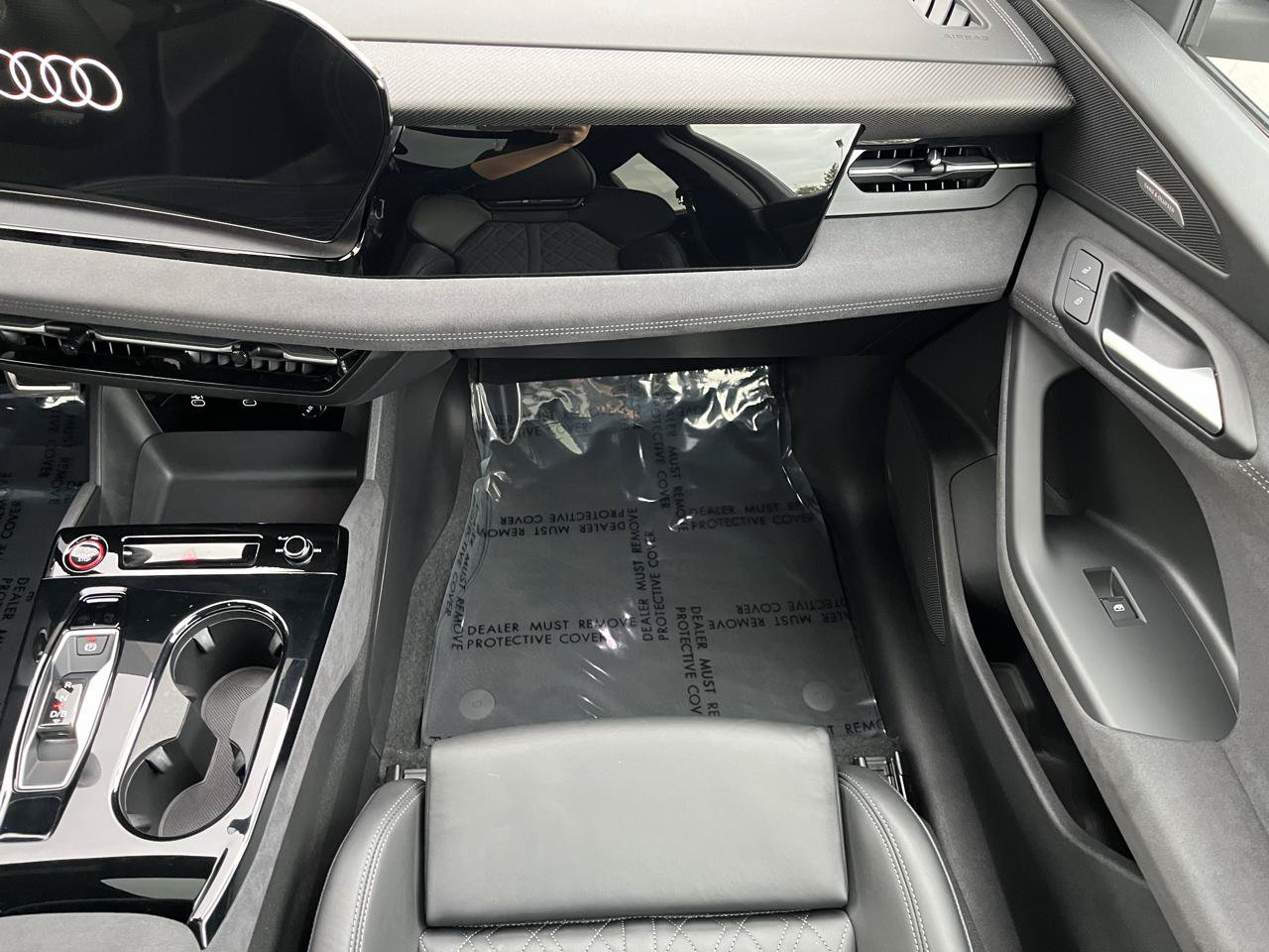Used 2025 Audi SQ6 e-tron Premium Plus w/ Premium Plus AWD/4WD image 17