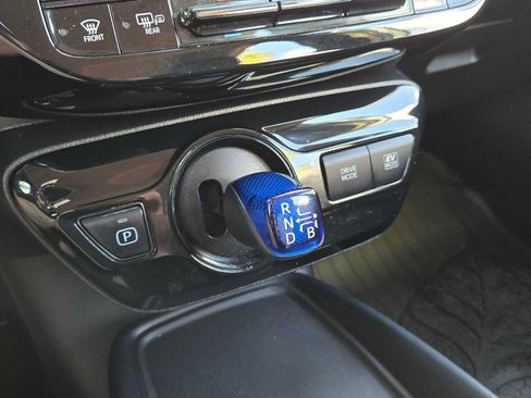 Used 2019 Toyota Prius LE AWD/4WD image 31