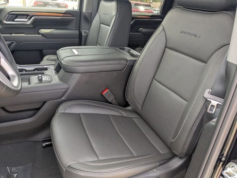 New 2025 GMC Sierra 2500 Denali w/ Denali Reserve Package image 21