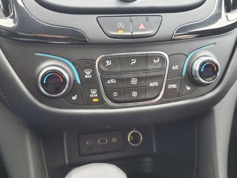 Certified 2023 Chevrolet Equinox RS w/ LPO, Floor Liner Package image 33