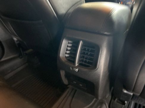 Used 2019 Jeep Cherokee Latitude Plus image 25