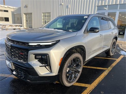 Used 2024 Chevrolet Traverse RS w/ LPO, Floor Liner Package image 4