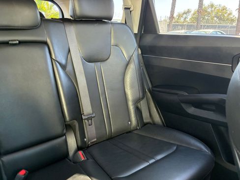 Used 2024 Kia Sorento S image 40