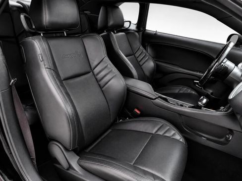 Used 2018 Dodge Challenger R/T Scat Pack w/ Leather Interior Group RWD image 14