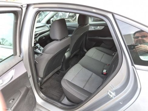 Used 2024 Kia Forte LXS w/ LXS Technology Package image 13